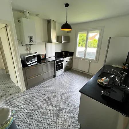 Holiday home A 12 Min A Pied De La Et 5 Min Du Centre De *